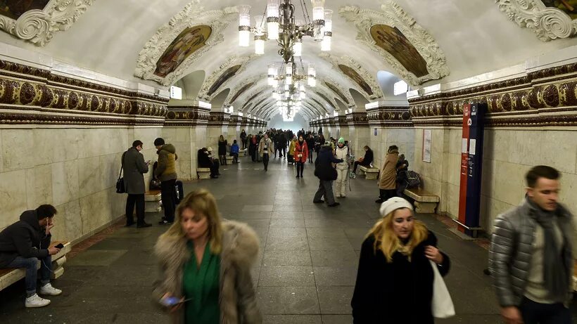 Сегодня метро октябрьская. Метро Киевская выход к электричкам. Киевский вокзал метро фото. Выход с Киевской кольцевой к электричкам. Станция Киевская Киевский вокзал.