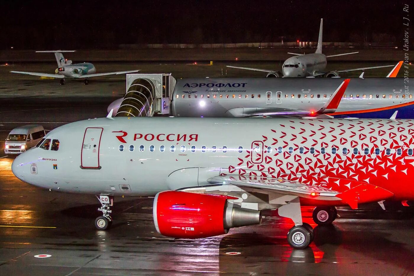 Аэробус а319. Airbus a319 Россия. Самолет Airbus a319 авиакомпания Россия. Airbus a320 и 319.