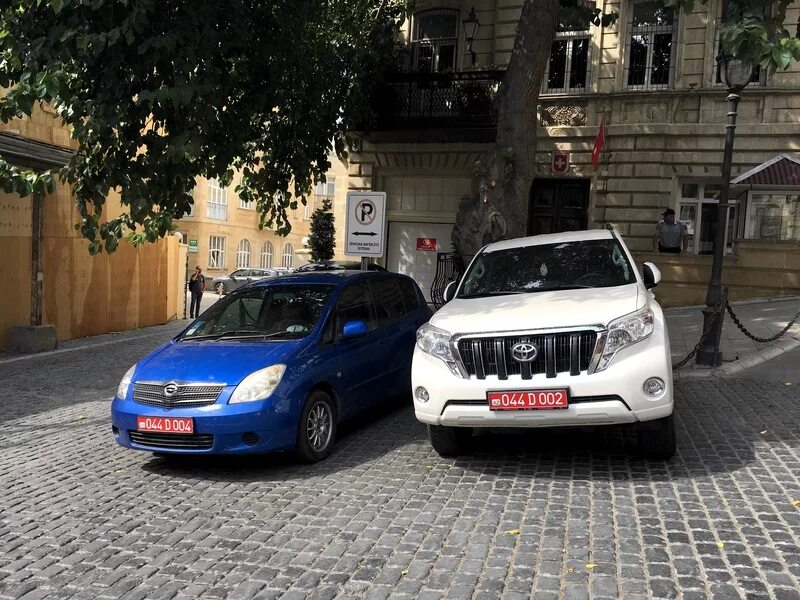 Гос номер азербайджана. Азербайджан номера машин. Азербайджан номера машин. Дорогие гос номера азербайджана. Азербайджанские номера на машинах.