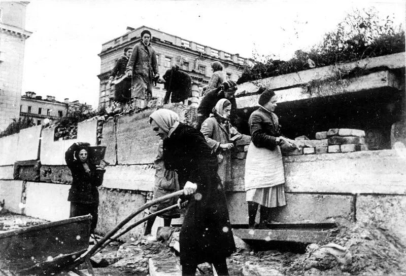 Фотографии блокады. Блокада Ленинграда 1941-1944. Ленинградская блокада 1941. Оборонительные сооружения Ленинграда 1941.