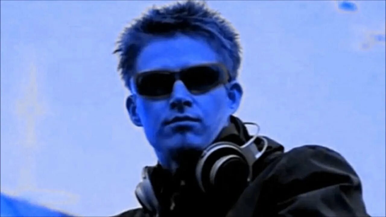 Darude sandstorm mp3. Darude Sanderson. Darude Sandstorm. Darude финский музыкальный продюсер. Darude Sandstorm фулл.