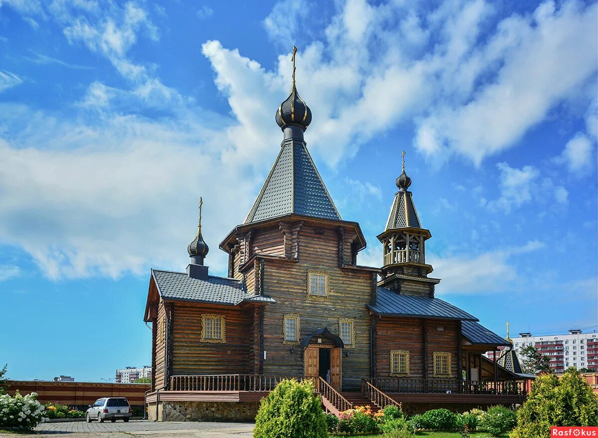 деревянная церковь орехово борисово. храм троеручицы в орехово-борисово. храм-часовня иконы божией матери «троеручица» в орехове-борисове. храм троеручицы в орехове борисове. храм троеручицы орехово борисово резной иконостас.