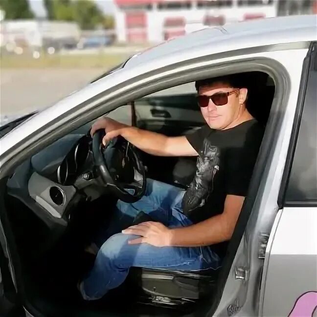 Личный водитель. Автомобили премиум и бизнес-класса. Розовый лимузин воронеж. Аренда авто в воронеже без водителя. Личный автомобиль.