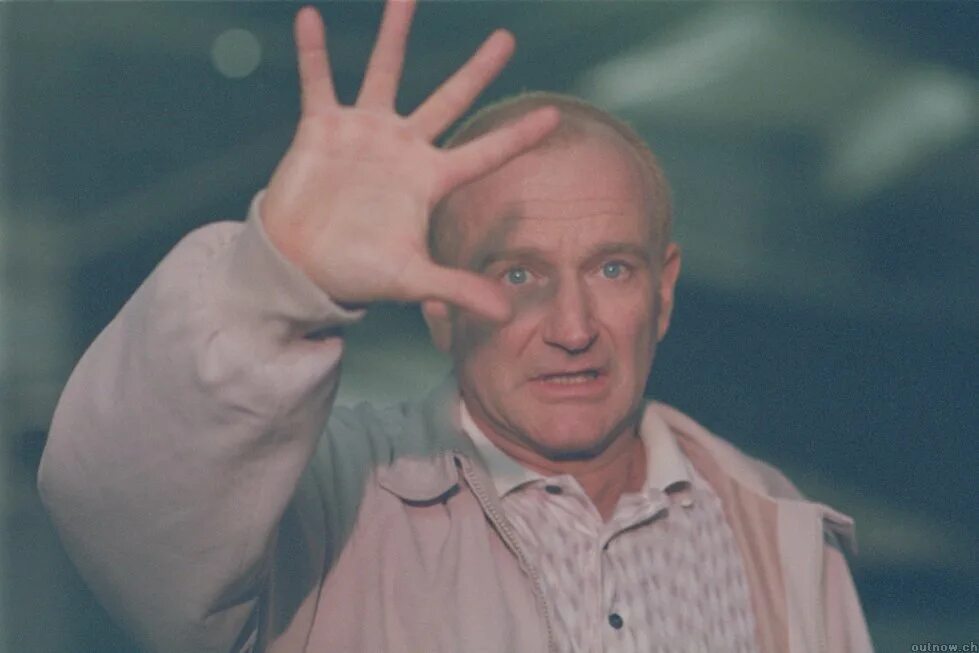 1 hour movies. 1 hour movies. 1 hour movies. One hour photo. Робин уильямс и том хэнкс.