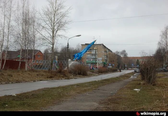 Погода в луховицах на неделю самый. Луховицы 2000 год. Луховицы самолет памятник. Миг 23 Луховицы. Старые Луховицы.