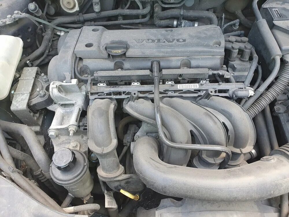 Вольво s40 двигатель 2. Вольво с40 1,8 мотор. Volvo c30 2. Двигатель вольво s40. Вольво v 40 мотор.