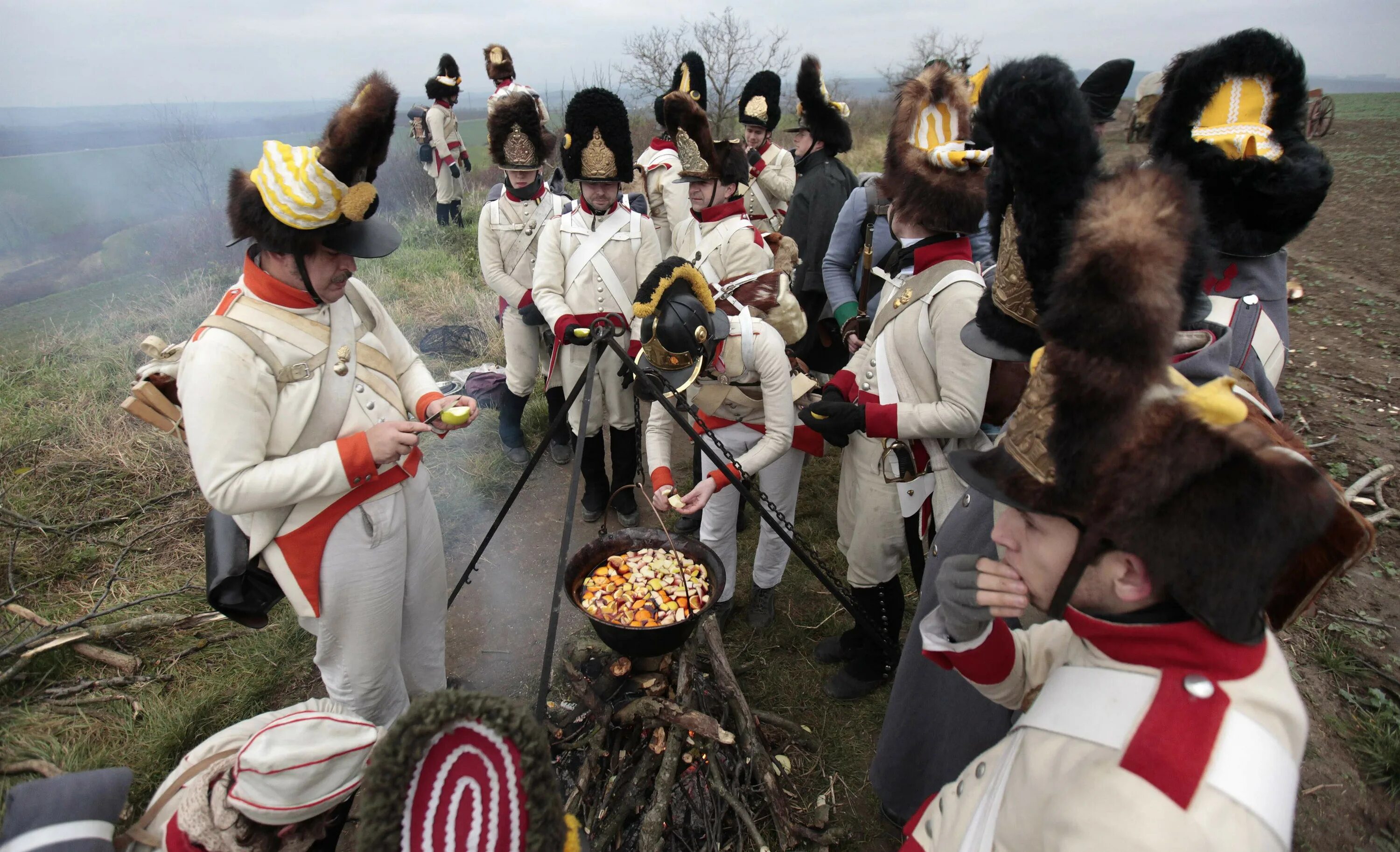 Под аустерлицем 1805. Аустерлиц 2005 реконструкции. Наполеон Аустерлиц. Под Аустерлицем. 1805 Год битва под Аустерлицем.