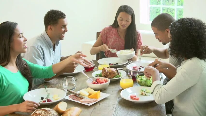 They are having to school. Have lunch. have lunch фото. have lunch красивое фото. having a lunch with colleagues.
