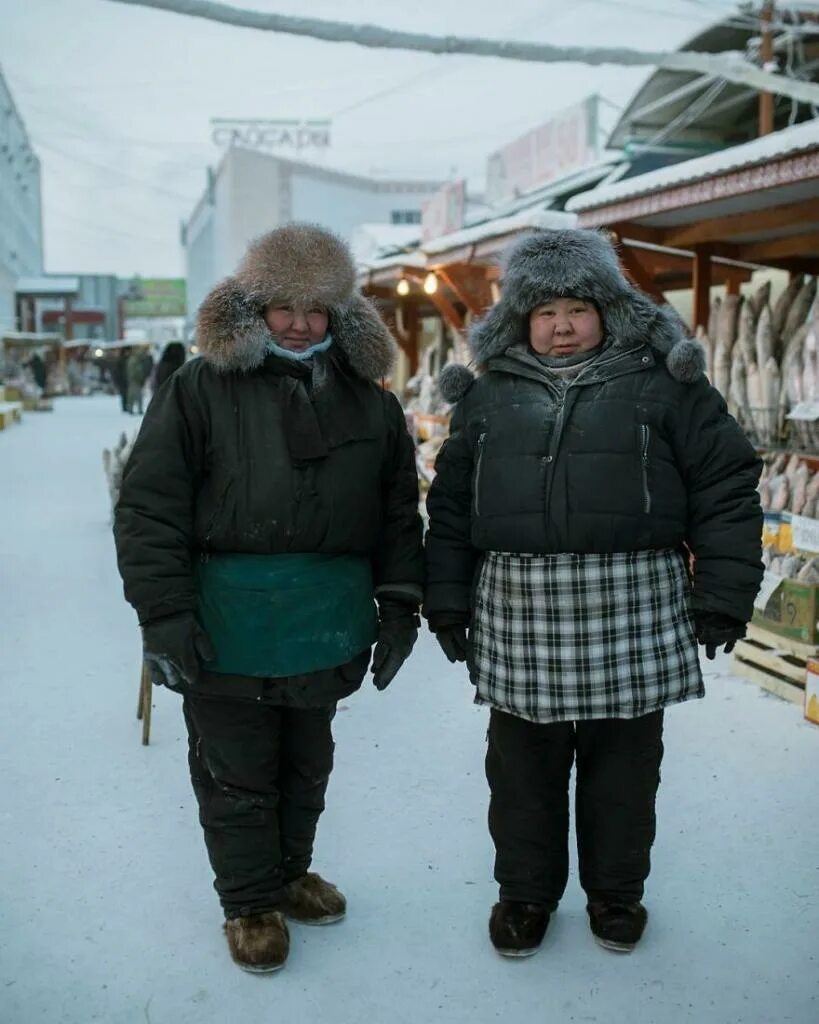 Сильные морозы в якутске. Якутия зима люди. Якутия зимой. Жители Якутии.