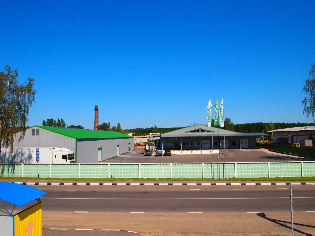 черный тепловоз. старые дороги беларусь. статуя быка фердинанда. андалусия бык осборна. жд вокзалы стародорожского района.