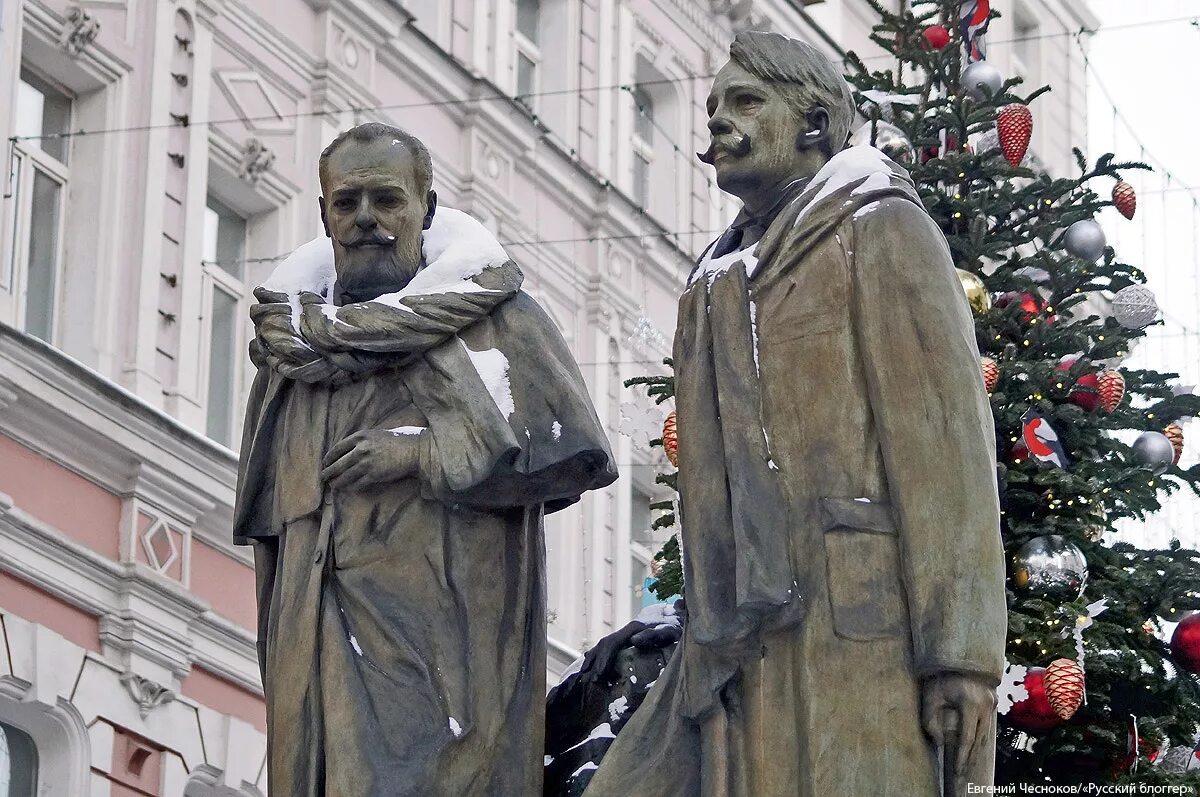 Прокофьев Камергерском переулке памятник. Памятник Сергею Прокофьеву в Камергерском переулке. Памятник Станиславскому в Москве в Камергерском переулке. Памятник Прокофьеву в Москве. Камергерский переулок масленица