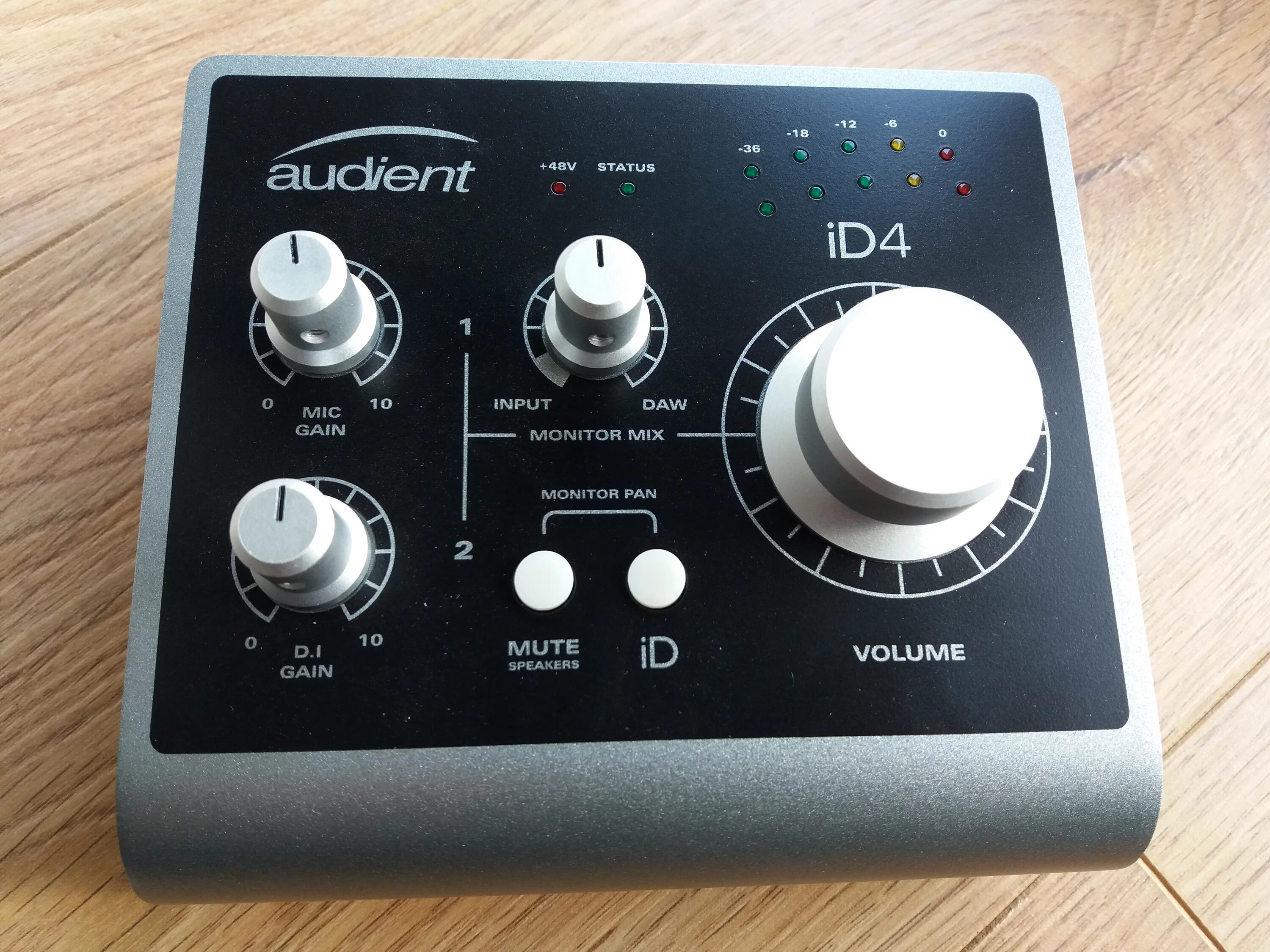 Audient id4 mk2. Audient id4. audient id4 mk1. id4 mkii. id4 mkii audient id.