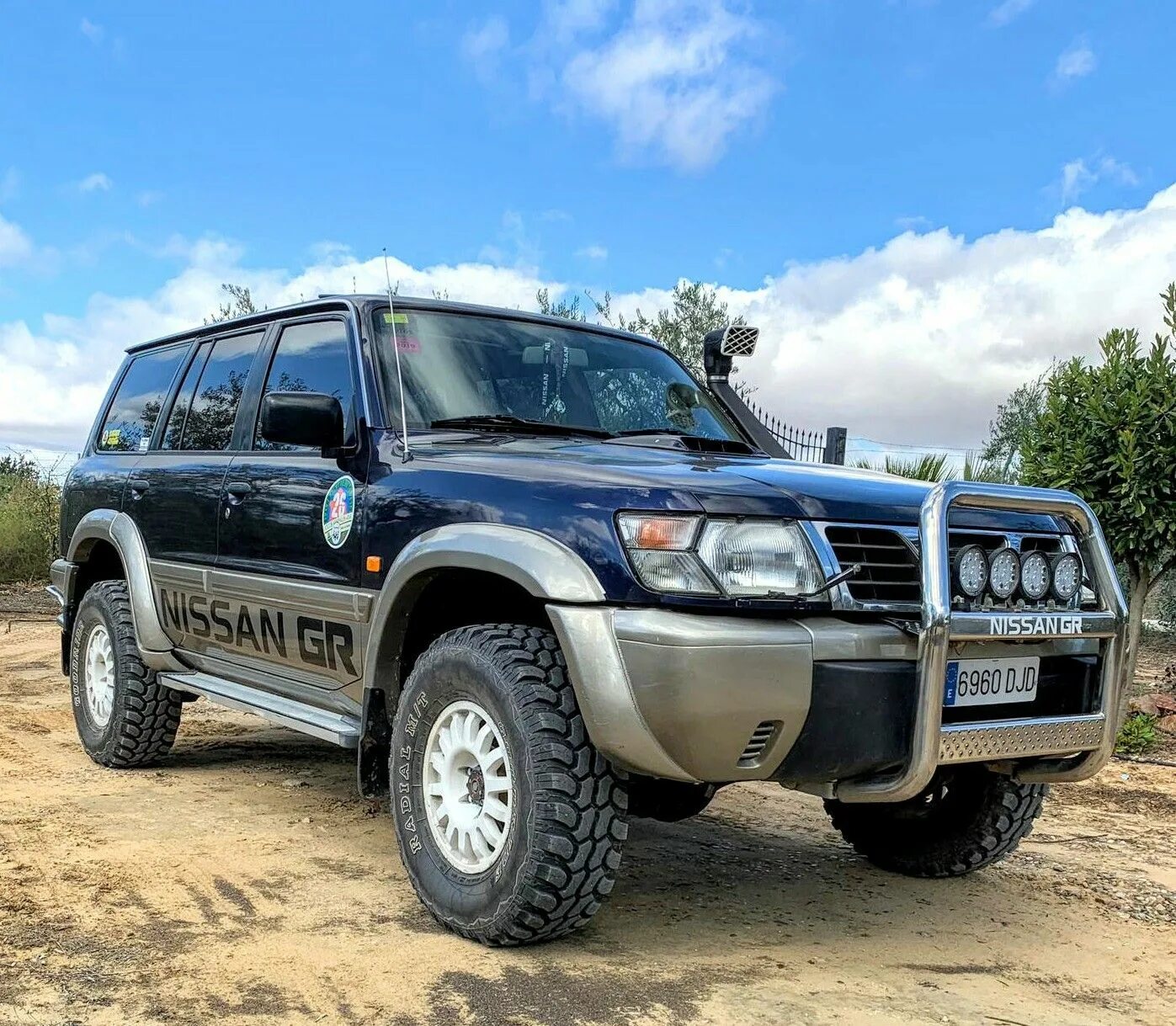 Патрол 61 кузов купить. Ниссан Патрол gr. Ниссан Патрол оффроад. Nissan Patrol gr y60. Ниссан патруль y61 vs эксплорер 3.