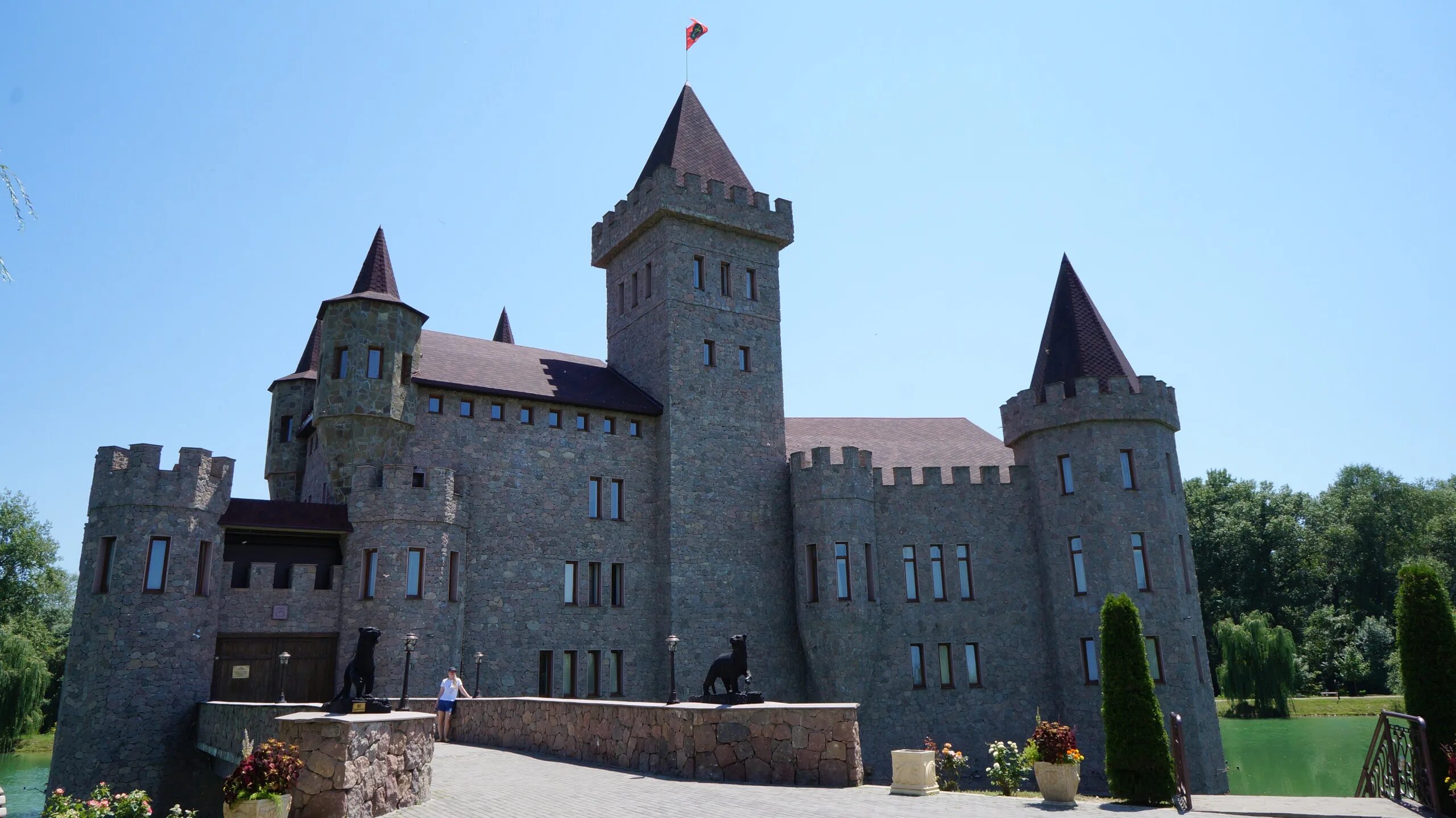 Замки черкесск. Замок Шато-Эркен Кабардино-Балкария. Замок Шато-Эркен Кабардино-Балкария экскурсия. Замок Шато Эркен, чёрная речка. Нальчик замок Шато.