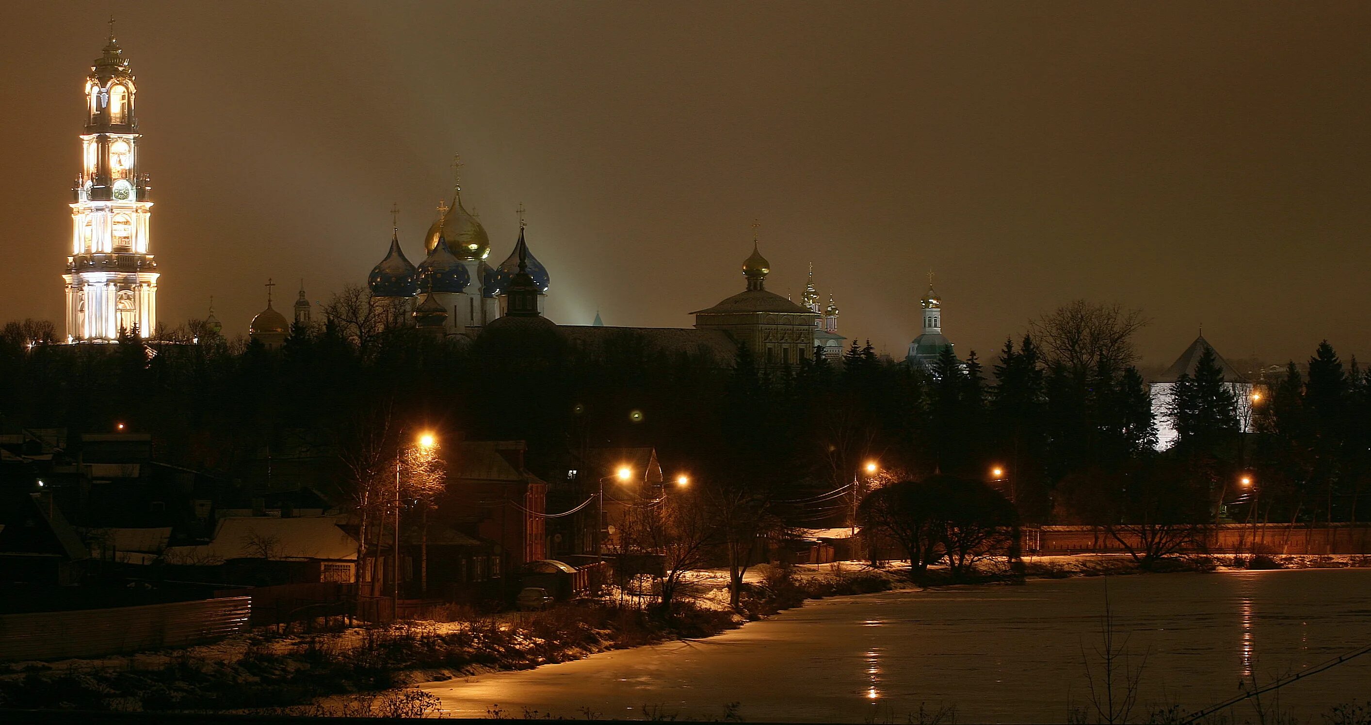Ночной новодевичий монастырь. Convent новодевичий. Иверский монастырь валдай ночью. Святофеодоритовский мужской монастырь мурма зимней ночью. Серафимо-дивеевский монастырь.