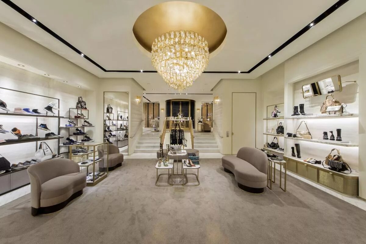 Am boutique. Бутик Джимми Чу. Jimmy Choo Store. Jimmy Choo 2023. Столешников Jimmy Choo.