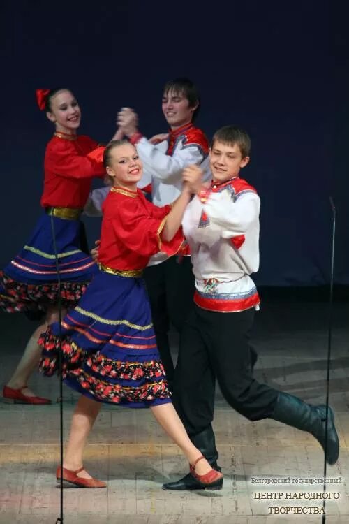 ансамбль народного танца белгородской области. ансамбль проталинка белгород. раздолье алексеевка ансамбль. танец былина. ночь на ивана купалу.