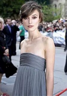 Keira Knightley se deja ver en Toronto más delgada que nunca.