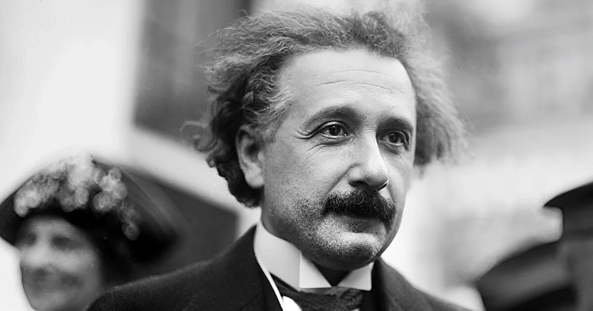 Эйнштейн философ. Эйнштейн фото с языком на рабочий стол. Эйнштейн был ли. Эйнштейн с женой эльзой. Лизерль эйнштейн.