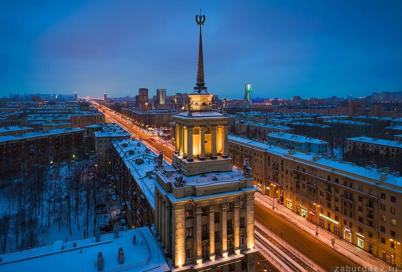 Московский проспект Санкт-Петербург. Санкт-Петербург Московский проспект зима. Московский парк Победы Санкт-Петербург зимой. Здание со шпилем в СПБ парк Победы. Купить проспект московский спб