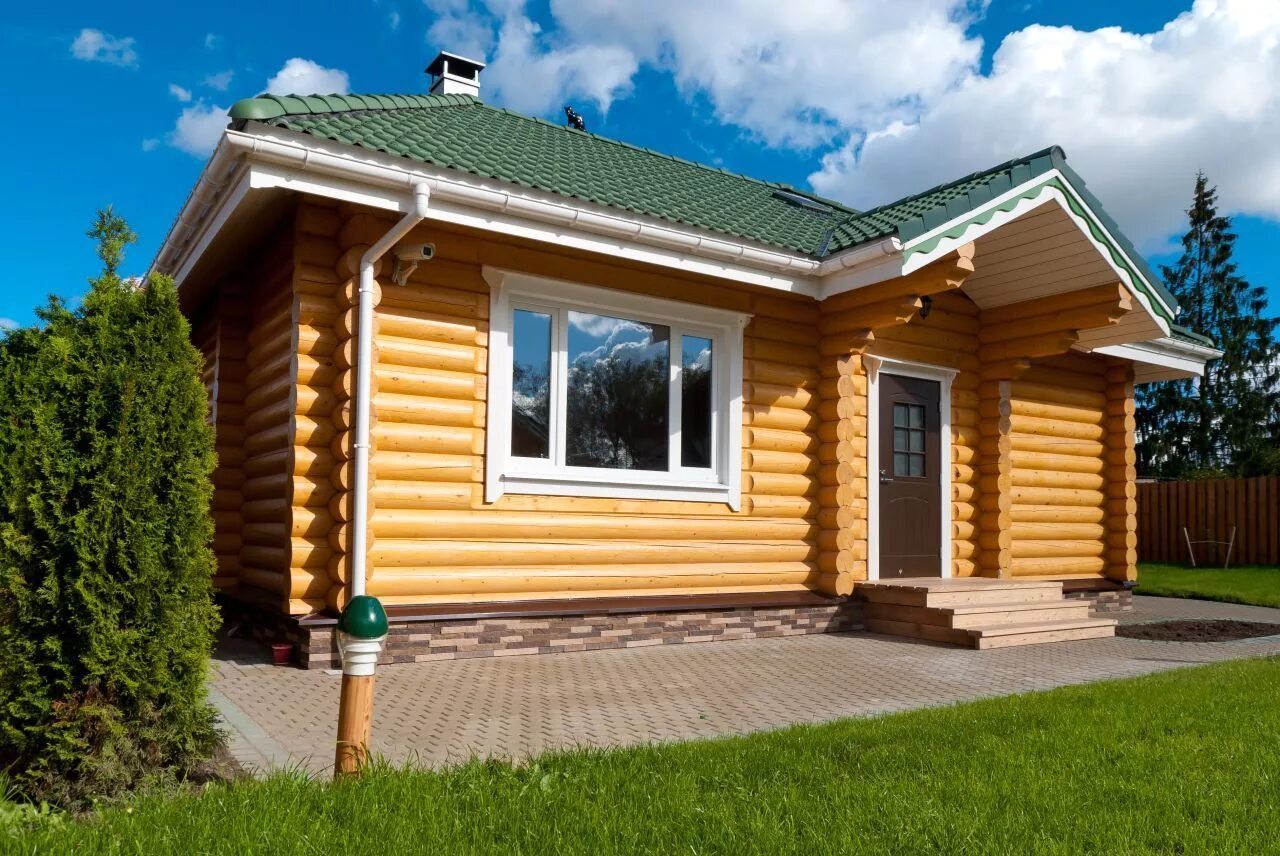 Бани под ключ фото. Баня из ОЦБ под ключ. Дом-баня под ключ из оцилиндрованного бревна. Баня из оцилиндрованного бревна. Дом из оцилиндрованного бревна небольшой.