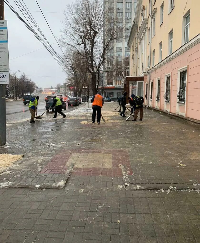Обледенелые нечищенные дороги по ташкентской улице. Курск ледяной дождь 2023. Ледяной дождь в москве. Ледяной дождь 2022. Ледяная корка.