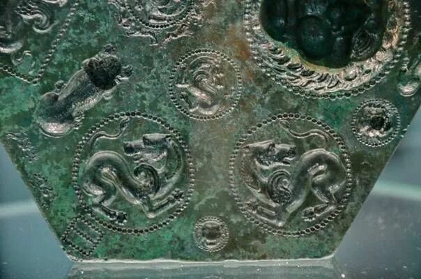 Монеты с нефертити. Гильгамеш и энмеркар. Used by the ancient. Stone coffin. Used by the ancient.