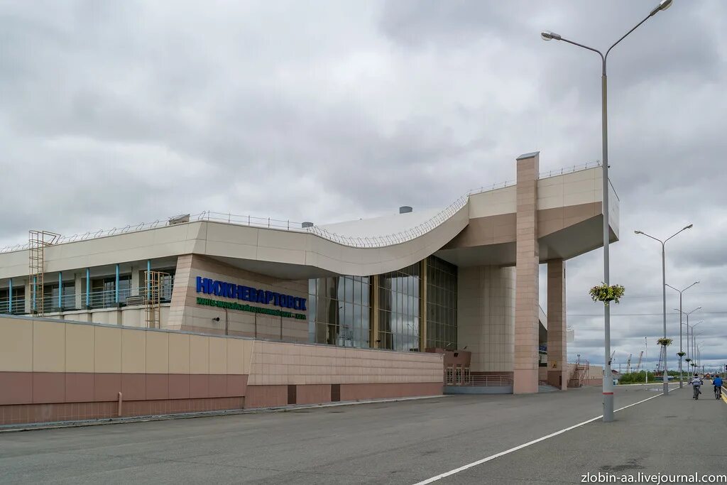 Жд нижневартовск телефон. ЖД вокзал Нижневартовск. Станция Нижневартовск 1. Вокзал город Нижневартовск. Нижневартовский ЖД вокзал.