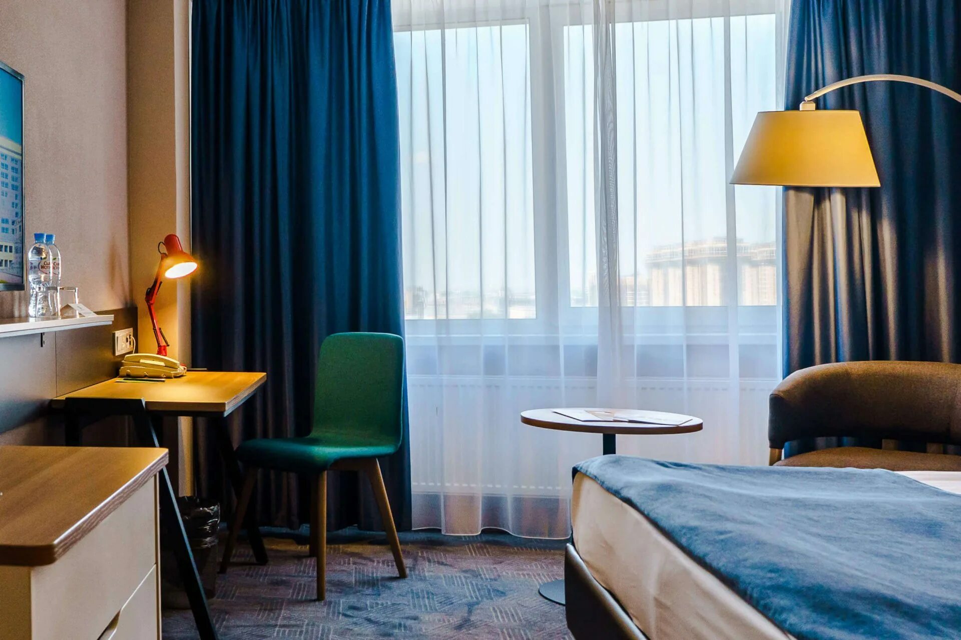 Отель московские ворота санкт петербург сайт. Отель holiday inn санкт-петербург московские ворота. Гостиница холидей инн в санкт-петербурге московские ворота. Парк инн московские ворота. Холидей инн санкт-петербург московские ворота номера.