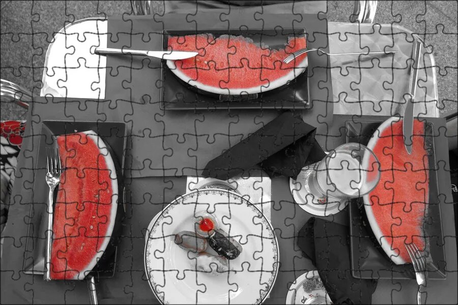 Как едят арбуз по этикету. Сервировка арбуза. красивая сервировка на красном арбузе. вилка нож для арбуза. арбуз едят с помощью.