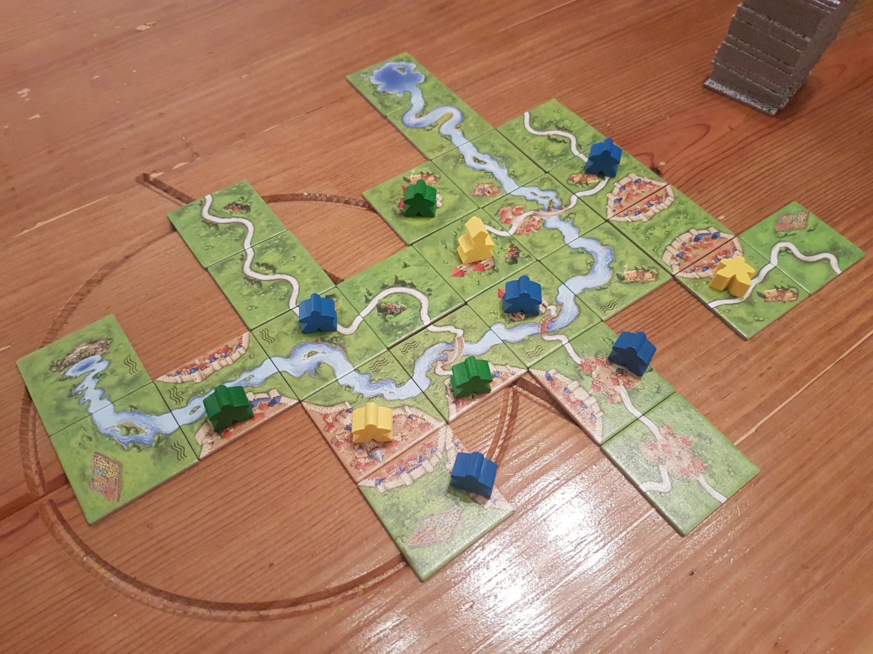 Как играть в каркассон. Carcassonne - Tiles & Tactics. Каркассон Биг бокс состав. Carcassonne Board. Каркасон big.