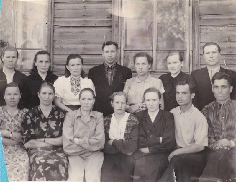 Шипуновская школа в 1966 году. Чебсарская средняя школа 1970-1980г. Родился 1970 лет