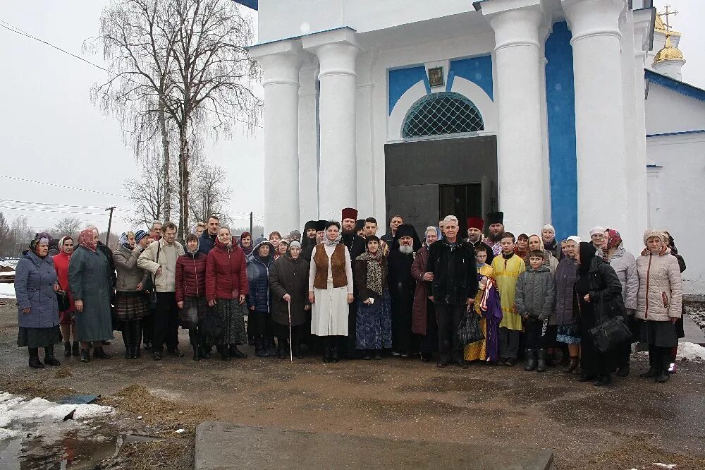 Охона новгородская область. Церковь Охона Пестовский район. Деревня Охона Пестовского района. Храм Троицы в Охоне Пестовского района Новгородской области. Деревня Охона Пестовский район Церковь.