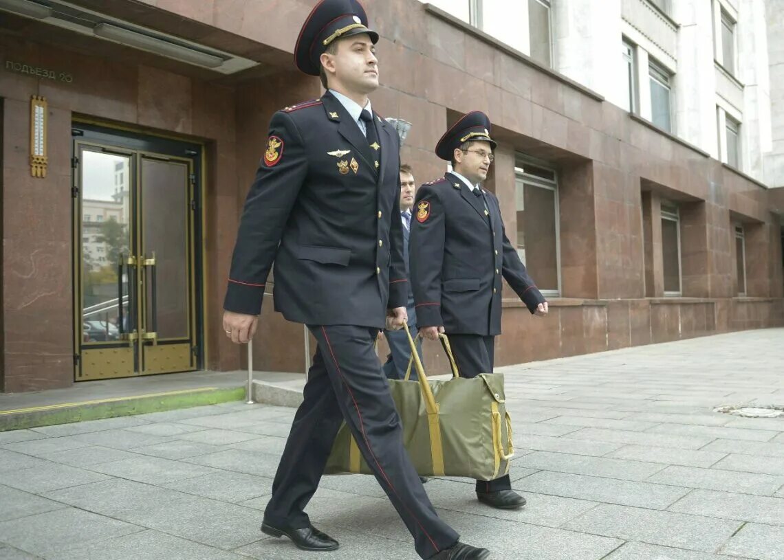 Фельдъегерская связь это. Фельдъегерская служба РФ государственная фельдъегерская. Униформа фельдъегерской службы России. Фельдъегерь ГФС. Фельдъегерь ФСО.