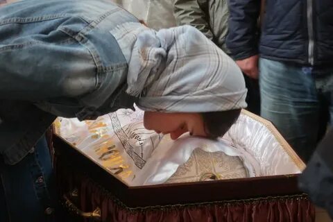 На день хоронят православных