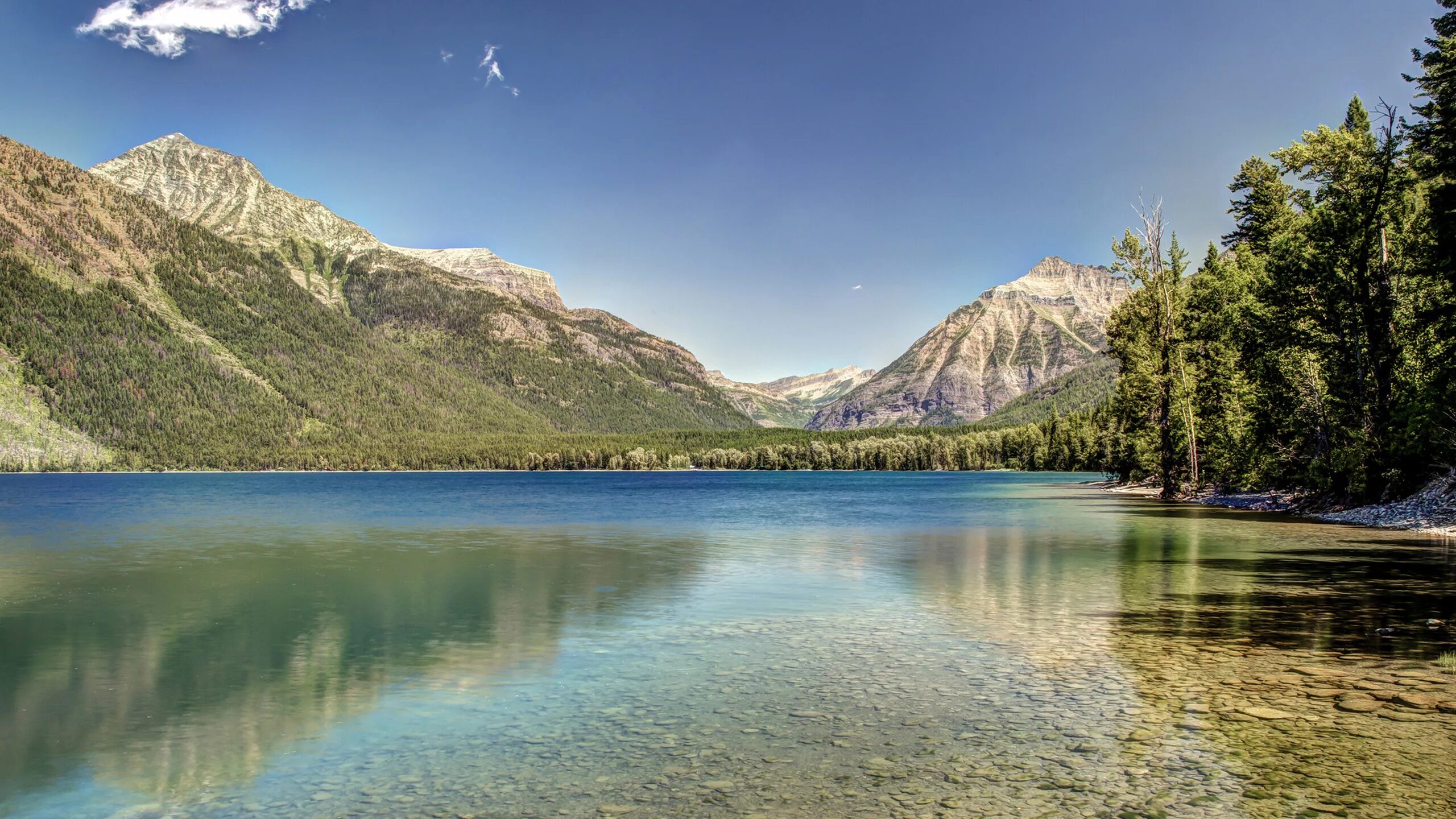 Lake download. Озеро Сасыкколь в Казахстане. Озеро Курна. Озеро в горах. У озера.