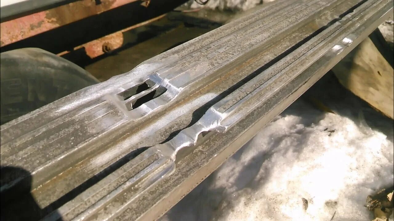 каретка сдвижной крыши шмитц. рельса крыши полуприцепа шмитц. сдвижная крыша шмитц. верхняя направляющая сдвижной крыши газель. наварка направляющих полуприцепа.