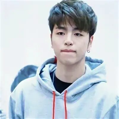 Ikon junhoe. Чжун хэ. Чжун хэ. Чжунэ из ikon. Чжун линь.