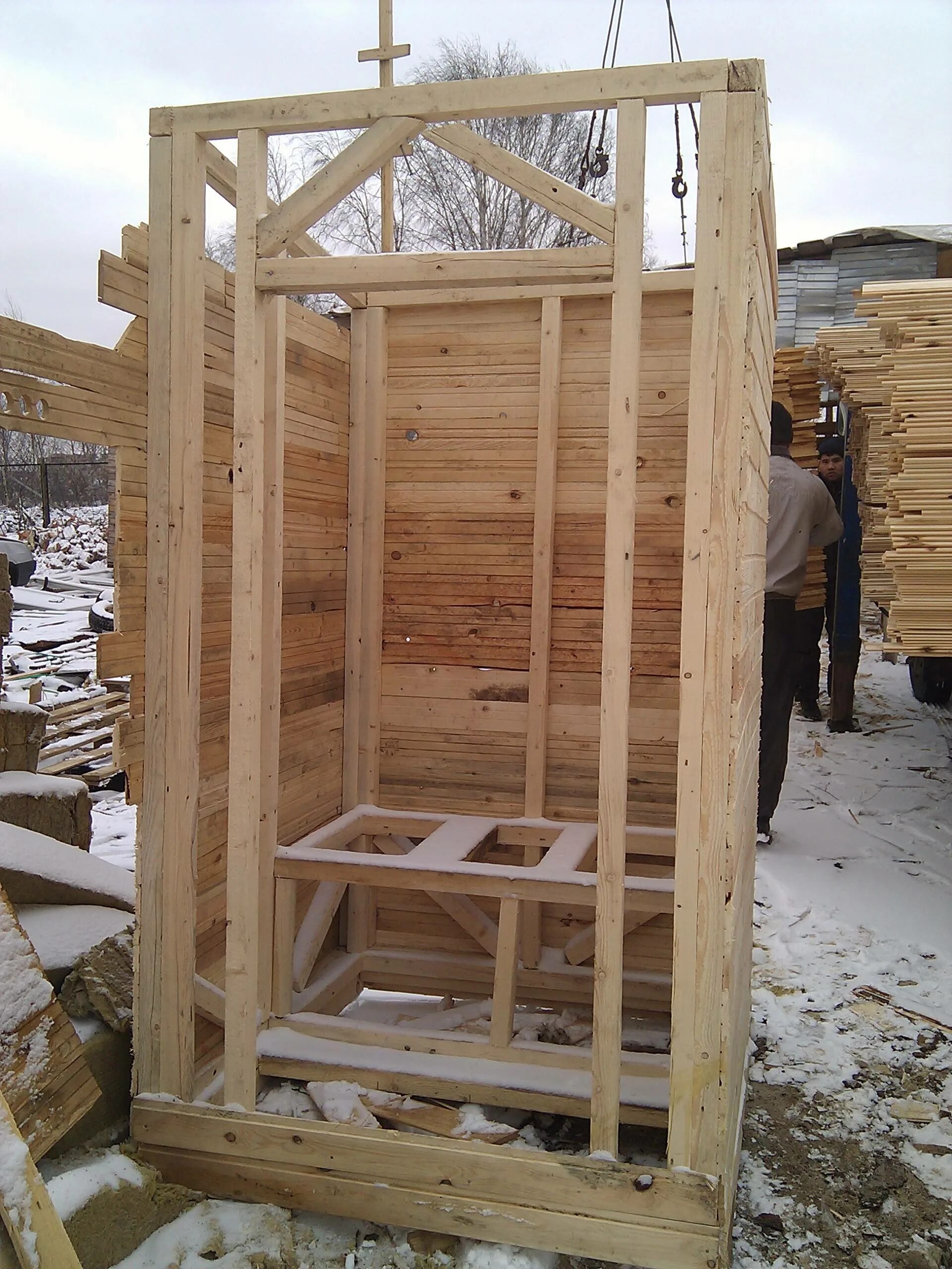 Постройка деревянного туалета. Каркас дачного туалета. Туалет для дачи деревянный каркас. Каркас деревянного туалета. Как самой сделать туалет на даче