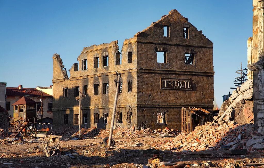 разрушенное здание. разрушенный многоэтажный дом. разрушенное сооружение. разрушенное сооружение. разрушенное сооружение.