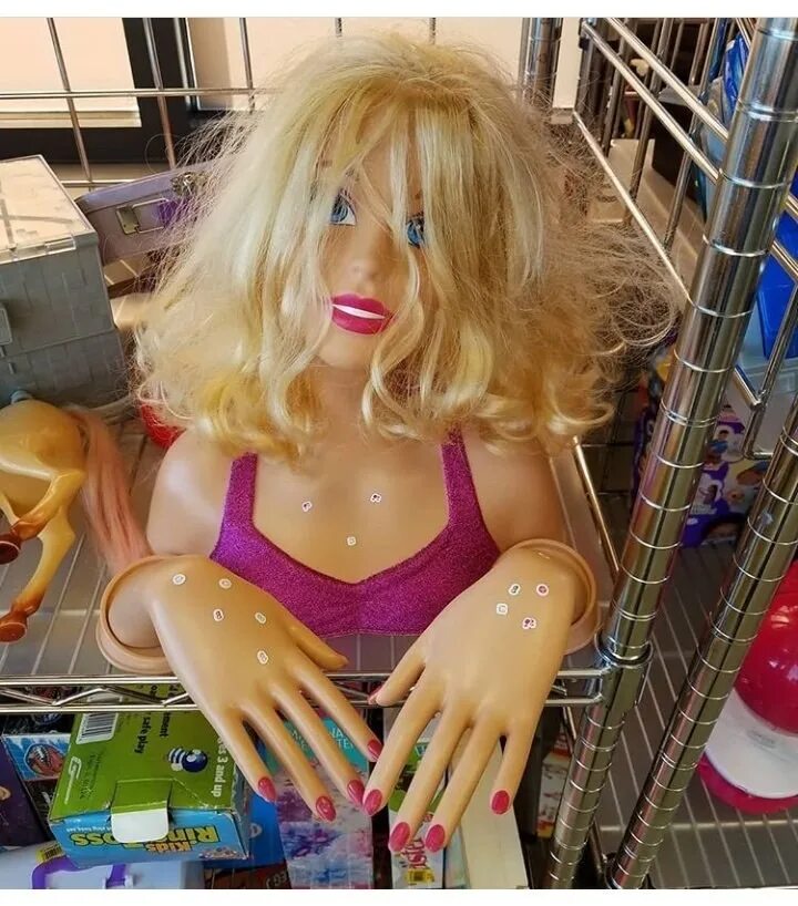 Самые страшные игрушки в мире. Страшные детские игрушки. странные детские игрушки. уродливые игрушки для детей. самые жуткие детские игрушки.