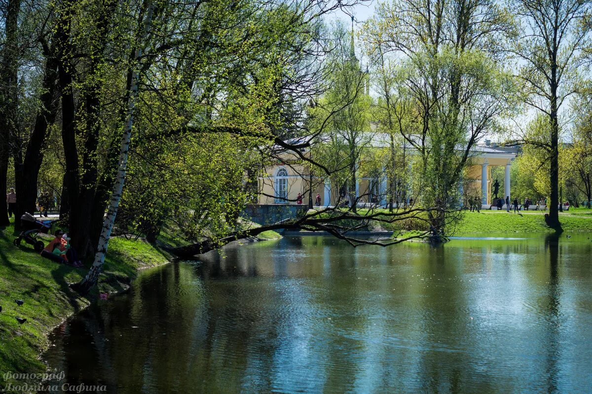 Парк победы питер. Парк Победы Санкт-Петербург. Московский парк Победы СПБ. Московский парк Победы весной Санкт-Петербург. Парк на парке Победы СПБ.