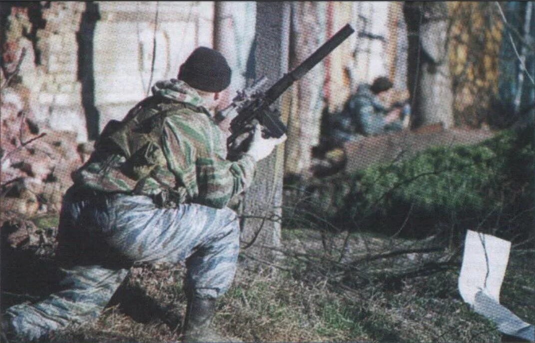 Бывший снайпер омона спасение ссср. Чеченские боевики Грозный 1995. Снайпер с СВД Чечня.