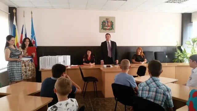Вакансии в ворошиловском районе ростова. Вакансии в ворошиловском районе ростова. Слет юных журналистов дагестана. Вакансии в ворошиловском районе ростова. Вручение паспортов юным гражданам.