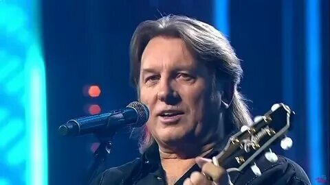 Песня плот поет девочка. Песня к 1 июня поет девочка. Песня плот поет девочка. Дежавю кто поет. Девочка поет песню.