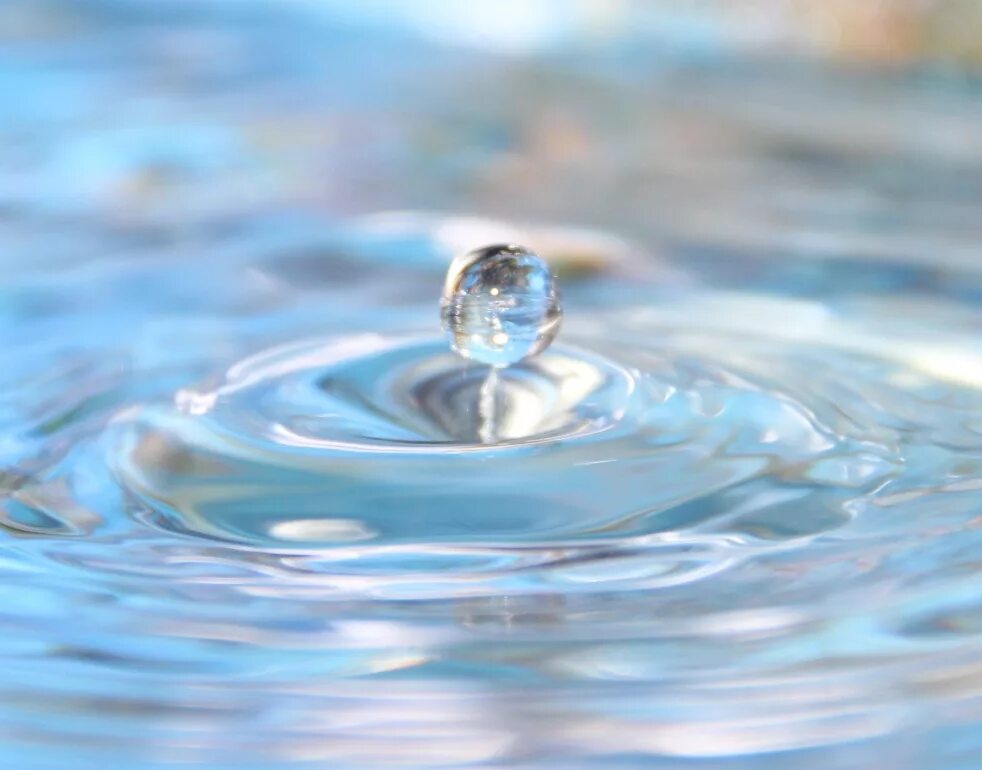 Капли воды. Капелька воды. Вода картинки. Солнце в капле воды.