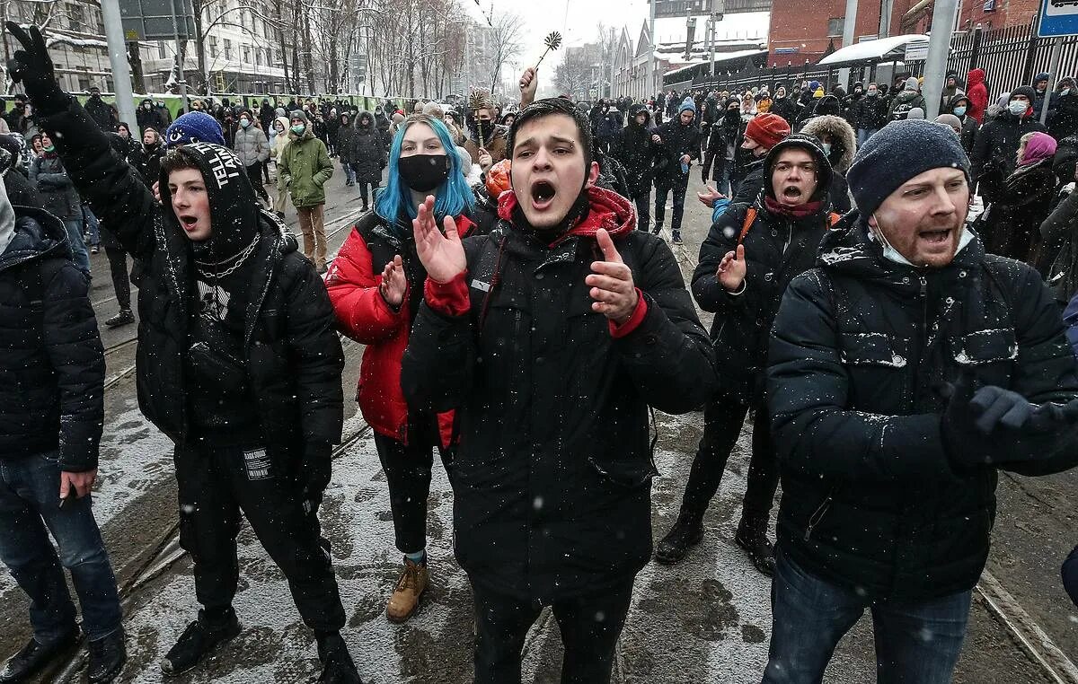 Протесты сво. Россияне. Пропаганда митинг. Митинг либералов в поддержку Чечни. Почему навальный террорист