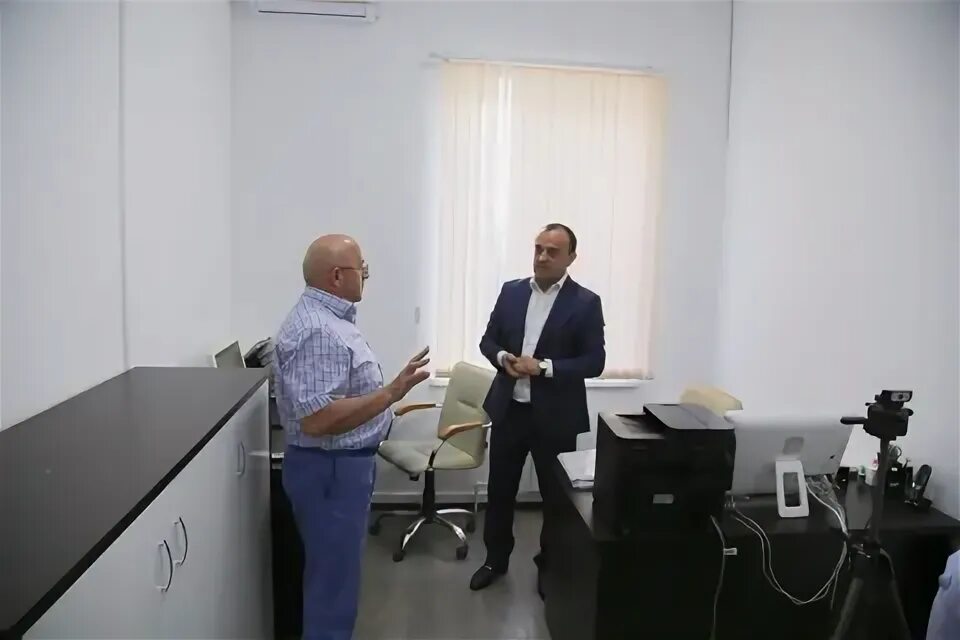 Мфц г буйнакск. Мфц махачкала сотрудники. Мфц буйнакск. Мфц г буйнакска. Лучший мфц.
