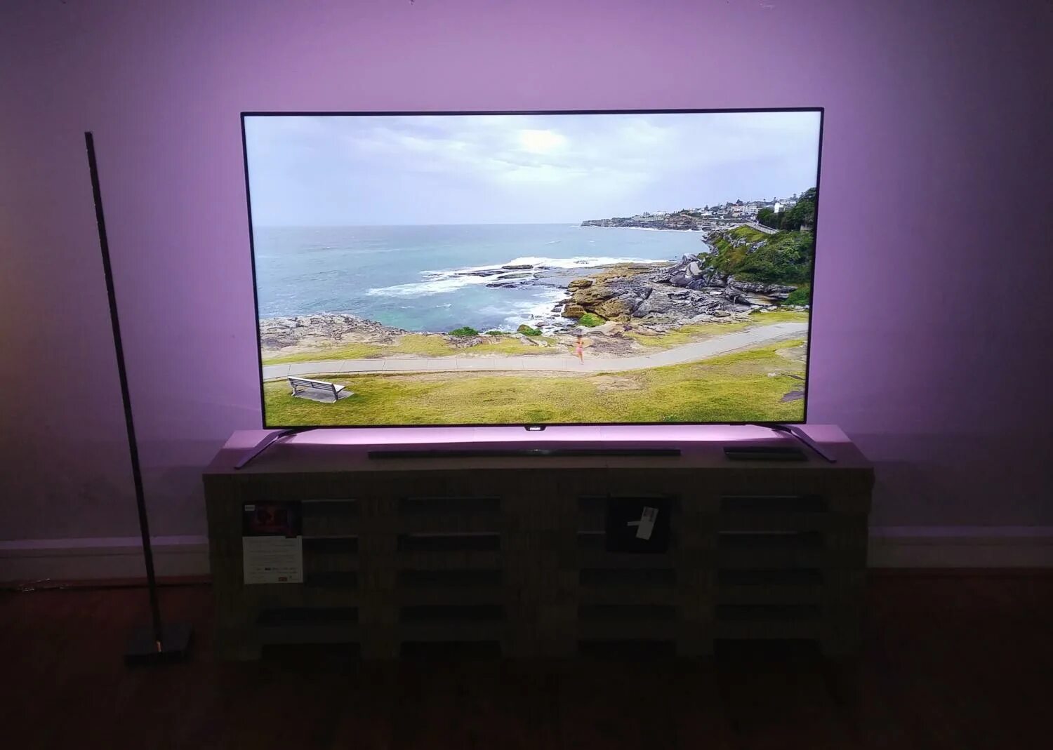 Купить телевизор 65. Philips pus8505. Телевизор 65" Philips 65pus8505. Philips 65pus8505/60. 65pus8505/60 кронштейн.