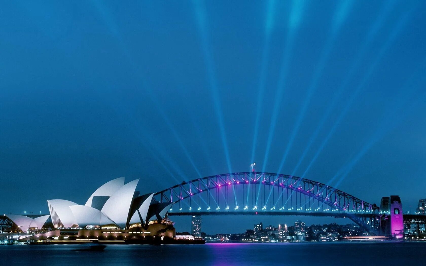 Sydney. Сиднейский оперный театр и мост Харбор-бридж. Сиднейский оперный театр ночью. Бридж опера Хаус Сидней. Австралия мост Харбор бридж (г. Сидней).